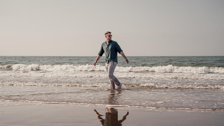 Minimalističen in avtentičen videospot so z ekipo posneli na italijanski obali v Lignanu. | Foto: Friends Production