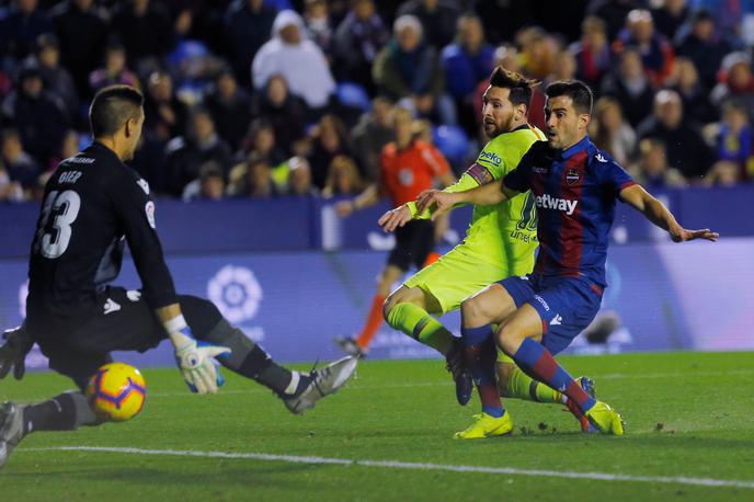 Lionel Messi | Argentinec Lionel Messi je tudi v Valencii pokazal, kaj zmore in zna. | Foto Reuters