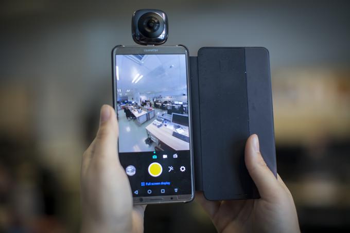 Kamerico Huawei EnVizion 350 smo preizkusili s telefonom Huawei Mate 10 Pro, a bi jo lahko s katerimkoli telefonom z operacijskim sistemom android 6.0 ali novejšim in priključkom USB-C, prek katerega se poveže s telefonom. | Foto: Bojan Puhek