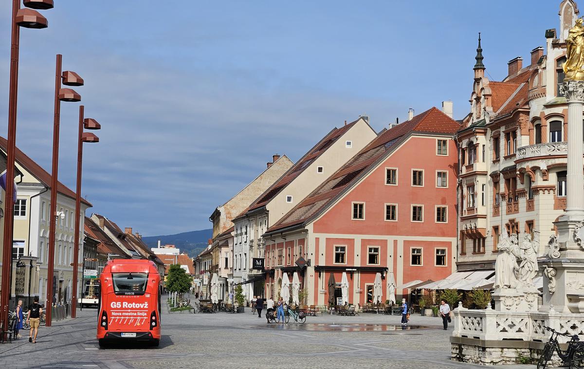 Maribor, Europkalat | Europlakat je moral odstraniti nezakonito postavljene elektronske prikazovalnike v Mariboru, a ni trajalo dolgo, da je z mestom uskladil nove lokacije, na katere jih je prestavil. | Foto STA