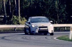 Ford focus RS: ali drzni napovednik razkriva štirikolesni pogon? (video)