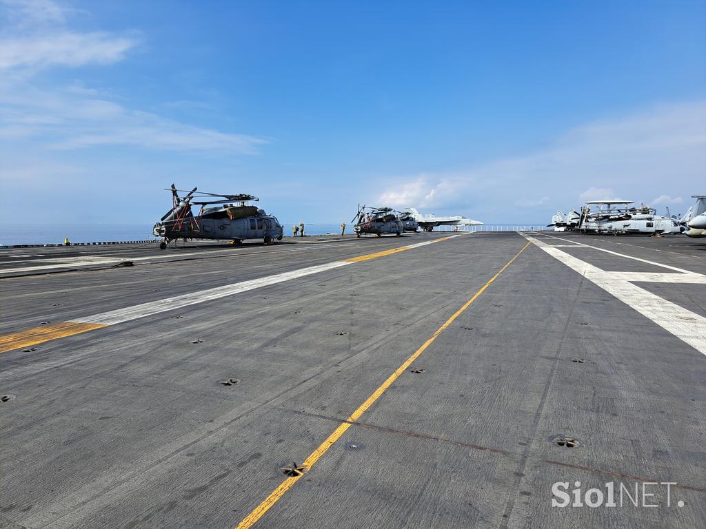 letalonosilka USS Gerald R. Ford