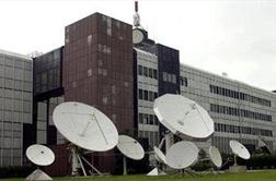 Vlada in nacionalni RTV ostro zaradi napovedi nižanja prispevka