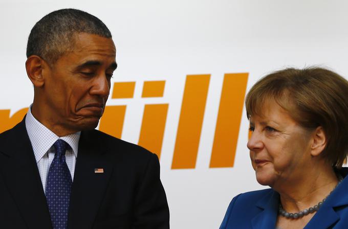 Angela Merkel je s svojo politiko odprtih vrat Nemčijo precej osamila v Evropi. Na svojo srečo je imela močnega zaveznika - ameriškega predsednika Baracka Obamo. A s prihodom Donalda Trumpa, ki je oster kritik nemške kanclerke, je Merklova ostala skoraj brez močnih zaveznikov. Nemški časnik die Welt že bije plat zvona, kako politično osamljena je Nemčija. Nima več zaveznika v Beli hiši, sprta je s Putinovo Rusijo, na bojni nogi je z Veliko Britanijo, ki odhaja z EU. Če spomladi v Franciji zmaga še Marine Le Pen, bo Merklova oziroma Nemčija izgubila še zadnjega velikega zaveznika. | Foto: Reuters