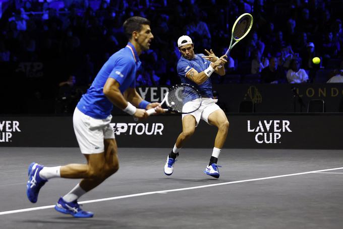 Novak Đoković in Matteo Berrettini sta se odlično ujela v igri dvojic. | Foto: Reuters
