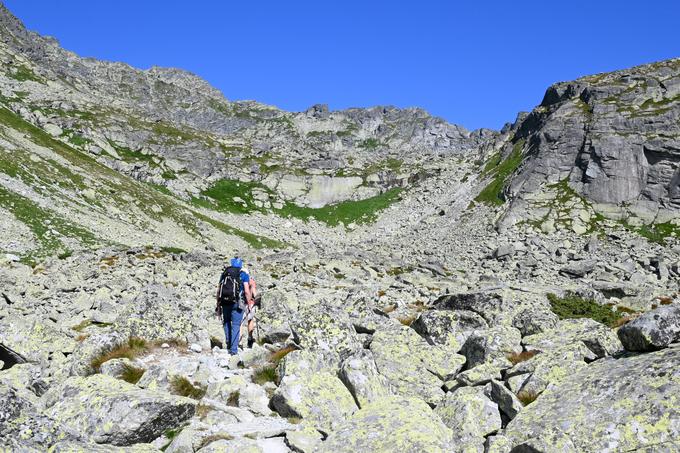 Tipična pokrajina v Visokih Tatrah. Skalnat teren magmatskih kamnin z lišaji. A so vse poti lepo speljane in markirane. | Foto: Matej Podgoršek