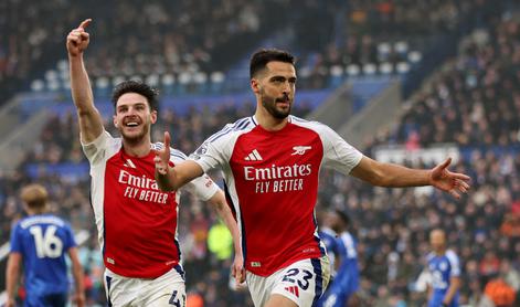 Arsenal po treh spodrsljajih na veliki mestni derbi