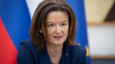 Fajon podpisala dogovora o milijonski finančni podpori Palestinski upravi