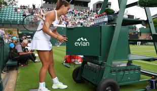 Britanka navdušila s človeško potezo na Wimbledonu #video