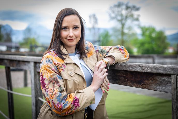 Lea Smrkolj | Lea danes – z novimi vrednotami, več notranjega miru in jasno vizijo, kaj ji pomeni življenje. | Foto Gaja Hanuna