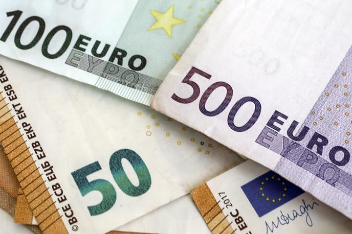 bankovci, evri | Foto Guliverimage