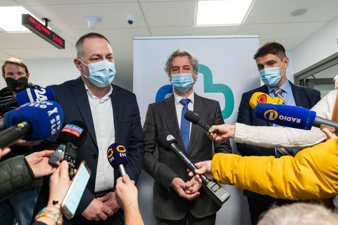 SB Celje | Predsednik vlade Robert Golob in minister za zdravje Danijel Bešič Loredan sta se danes mudila v Celju. | Foto STA