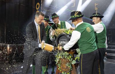 Poklon tradiciji, skupnosti in prihodnosti