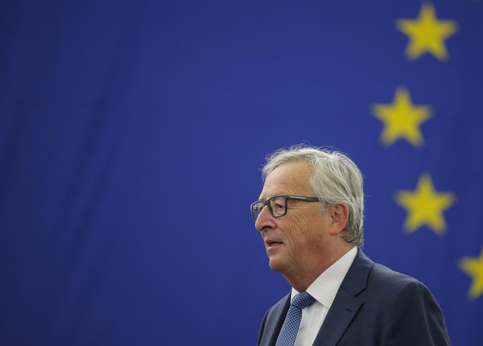 "Drugače se moramo lotiti stvari. Veliko več lahko storimo skupaj, vendar je čas, da si nehamo predstavljati, da lahko vsi skupaj počnemo isto stvar," je dejal šef komisije Jean-Claude Juncker v govoru z naslovom Evropa - vizija prihodnosti. | Foto: 