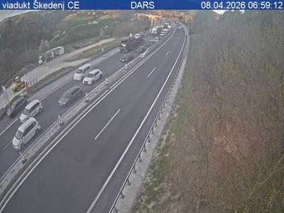 Na štajerski avtocesti dve prometni nesreči