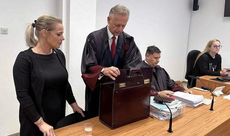 Zagovornik matere umrlega dečka zahteva prekinitev sojenja