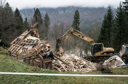 Na Kuzmičevo hišo v Bohinju ostal le še spomin (video in foto)