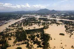 Poplave na jugu Tajske zahtevale 45 življenj