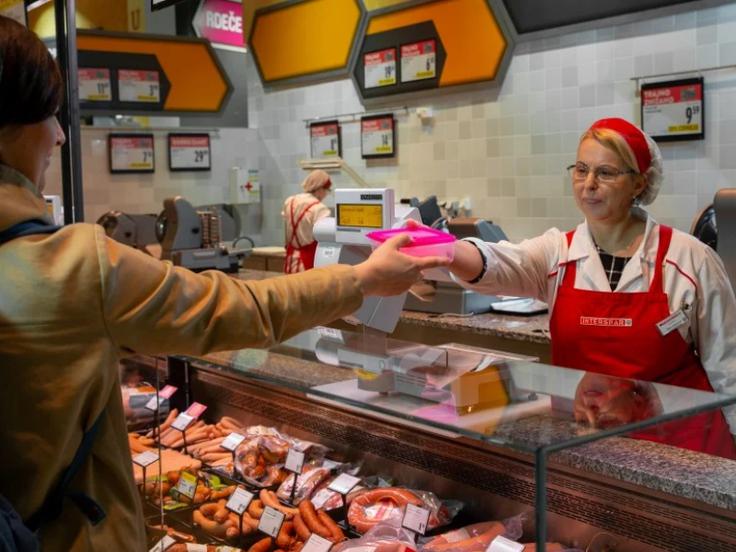 Slika je ustvarjena s pomočjo umetne inteligence. | Foto: Spar Slovenija (slika je bila ustvarjena s pomočjo UI)