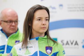 Urška Kuharič in Živa Dvoršak na drugi tekmi daleč od finala