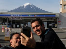 Japonsko mesto zastrlo pogled na goro Fuji