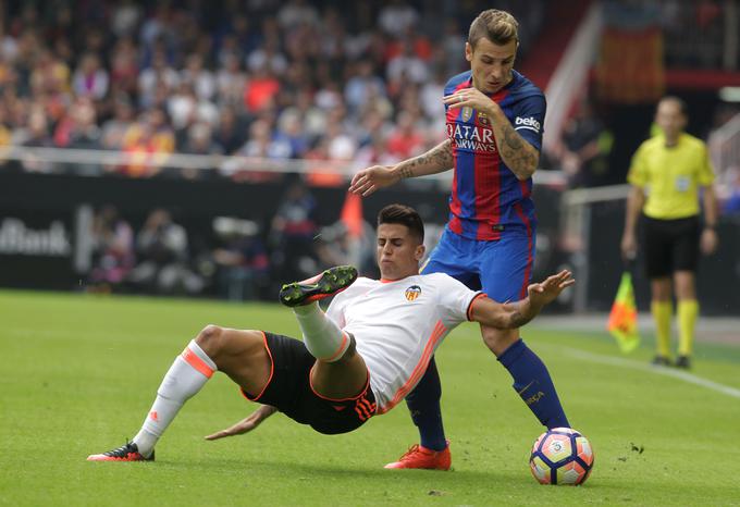 Portugalec Joao Cancelo bi lahko v kratkem zaigral v dresu Barcelone. | Foto: Reuters