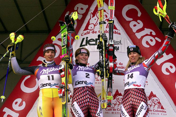 Na tekmah za svetovni pokal je s prekinitvami nastopala dve desetletji, in sicer od leta 1983 do leta 2003. Na zmagovalne stopničke se je uvrstila trikrat, dvakrat v domači Kranjski Gori. | Foto: Reuters