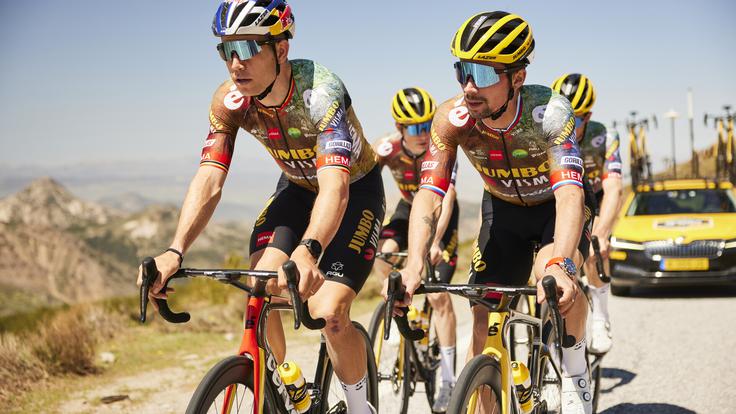 Bi lahko bila Wout van Aert in Primož Roglič v prihodnje spet moštvena kolega? | Foto: Jerome Wassenaar