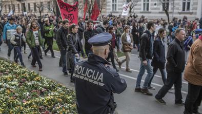 Miha Mazzini: Mlatenje po siroteju Jerneju