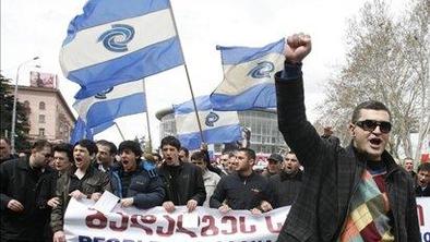 V Gruziji množični protesti proti Sakašviliju