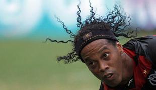 Ronaldinho zapušča Flamengo?