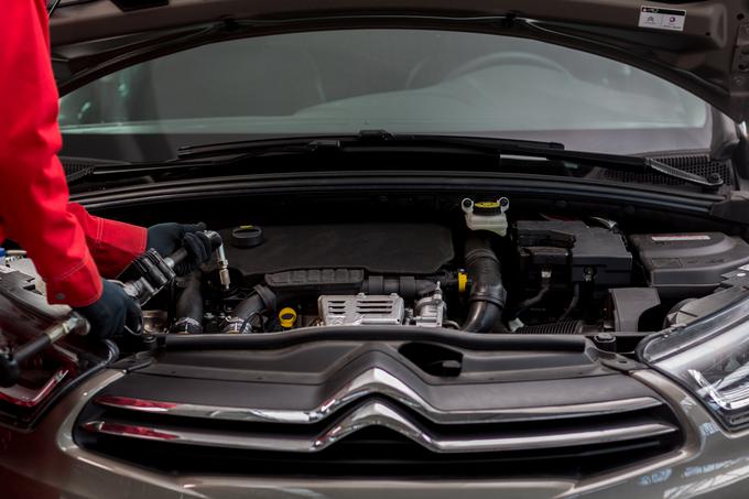 Po soglasju s stranko bodo pri Citroënu poskrbeli še za menjavo obrabljenih delov v skladu s priporočili iz servisne knjižice vozila in za dolivanje vseh tekočin (razen goriva). | Foto: 