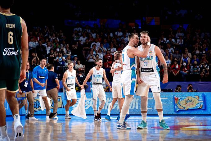 Slovence je tudi tokrat krasil moštveni duh. | Foto: FIBA