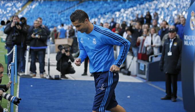 Cristiano Ronaldo, ki bo očitno nared za igro, je bil na treningu dan pred tekmo pričakovano v središču pozornosti. | Foto: 
