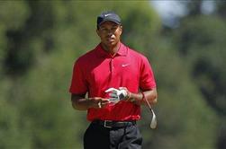 Tiger Woods poškodovan