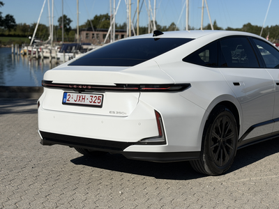 Prvi kilometri z novim lexusom ES: velik korak v novo smer, to ni več tipični lexus
