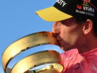 Simon Yates še kar ne more dojeti: To je trenutek, ki zaokroži celotno kariero
