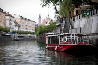 Z gladine Ljubljanice je mesto drugačno (foto)