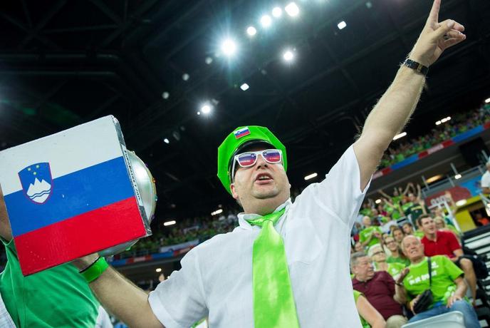 Slovenska reprezentanca ima šestega igralca, ki ga vsi častijo