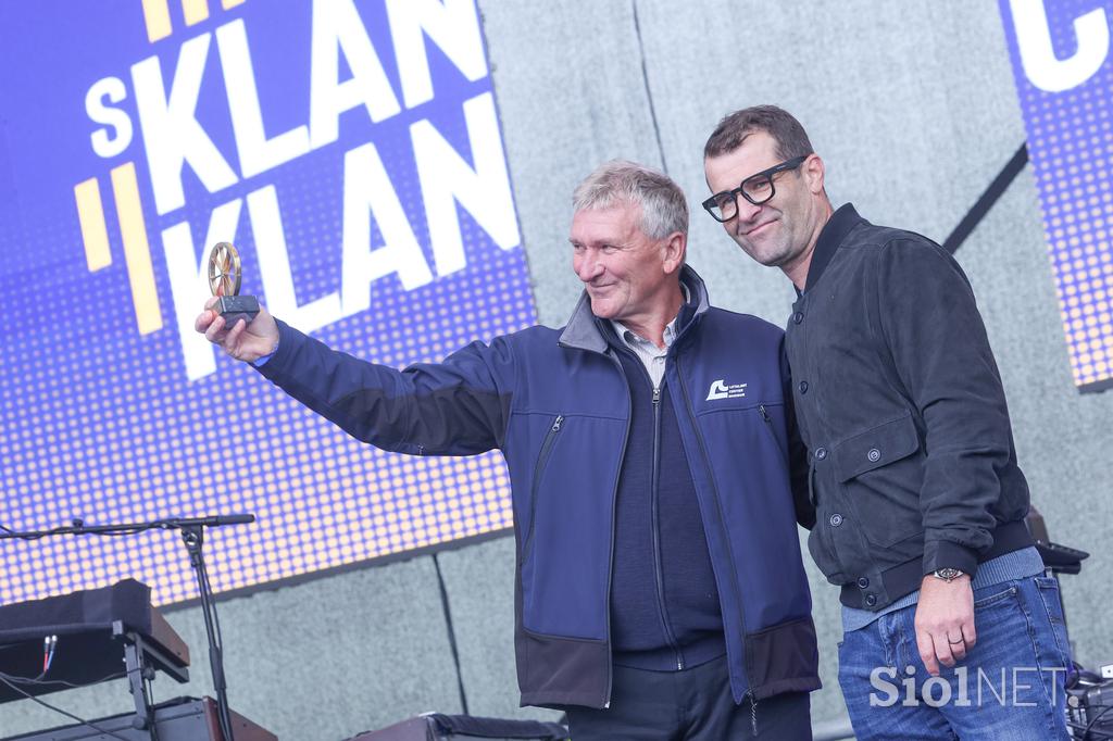 S klanca v klanc