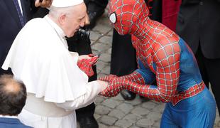 Zakaj je Spiderman obiskal papeža Frančiška? #video