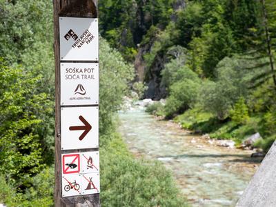 Za nedovoljeno prenočevanje drugačne kazni nadzornikov TNP in občinskih redarjev