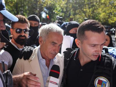 Razvpiti politik Calin Georgescu, ki občuduje Putina, tarča preiskave: kaj se dogaja?