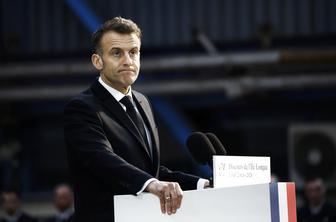 Macron napovedal, da bo Francija povečala število jedrskih bojnih glav