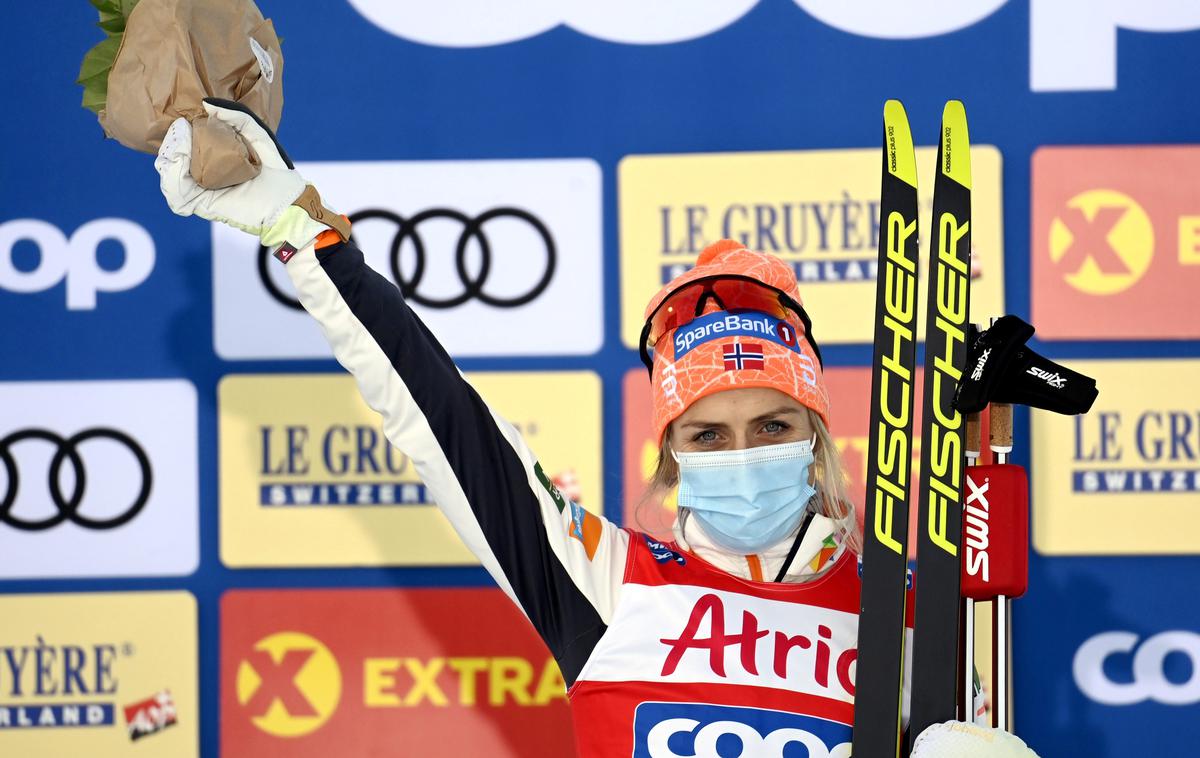 Therese Johaug | Therese Johaug slavi novo zmago. | Foto Reuters