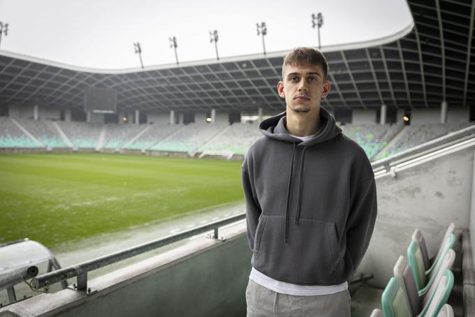 Nogometno kariero je začel pri Muri. Ko je bil mlajši, sploh ni vedel, da bo nekoč nogomet igral za denar. Kdo bi si takrat mislil, da bo pri 20 letih v Ljubljani kapetan Olimpije.  | Foto: Bojan Puhek