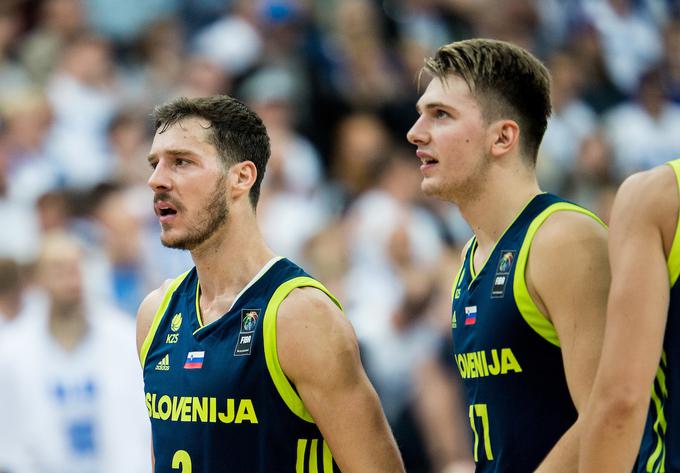 Vodstvena primopredaja: Goran Dragić in Luka Dončić. | Foto: Sportida