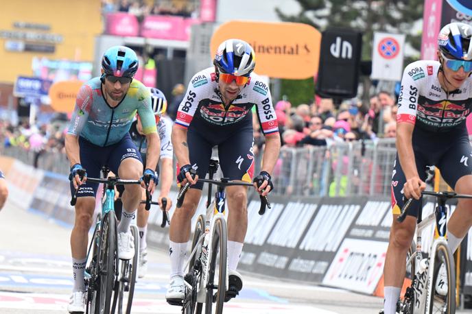 Primož Roglič, Giro 2025 | Primož Roglič je preživel težak dan na Giru. | Foto Guliverimage