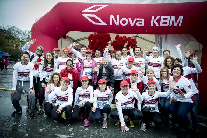 Del 80-članske ekipe skupine NKBM, ki se je udeležila letošnjega ljubljanskega maratona. | Foto: Ana Kovač
