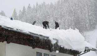 V Avstriji do konca tedna pričakujejo kar tri metre novega snega #foto #video